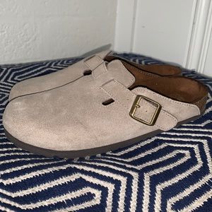 White Mountain Footbeds Suede Leather Sandals